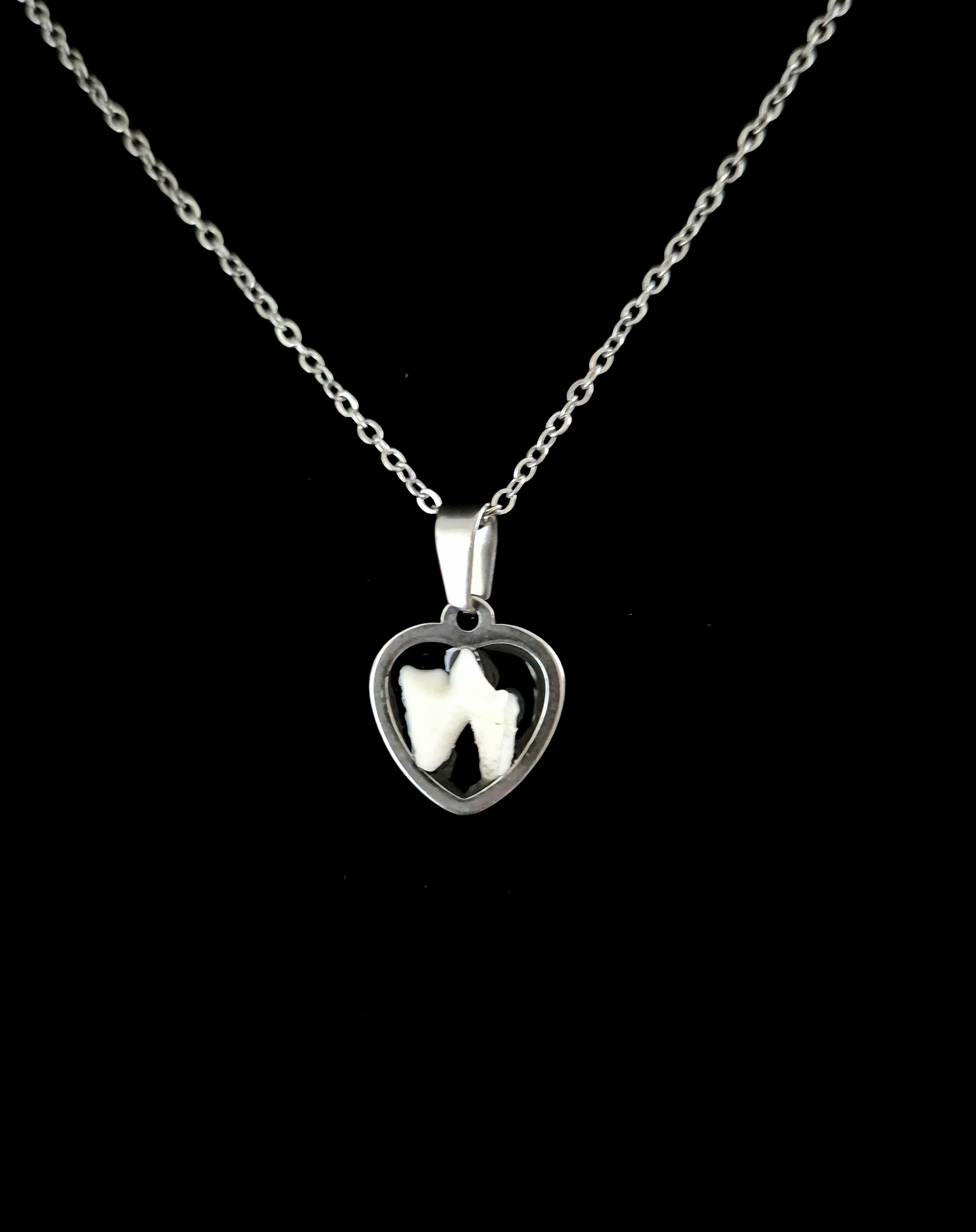 INFATUATUS - Cat Tooth Heart Shaped Necklace