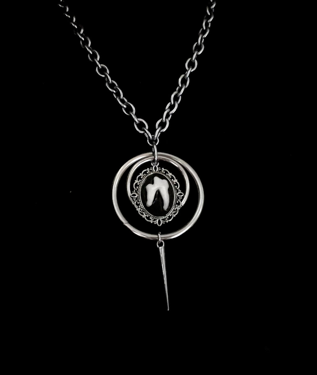 AMARUM - Fox Tooth Heavy Chain Necklace