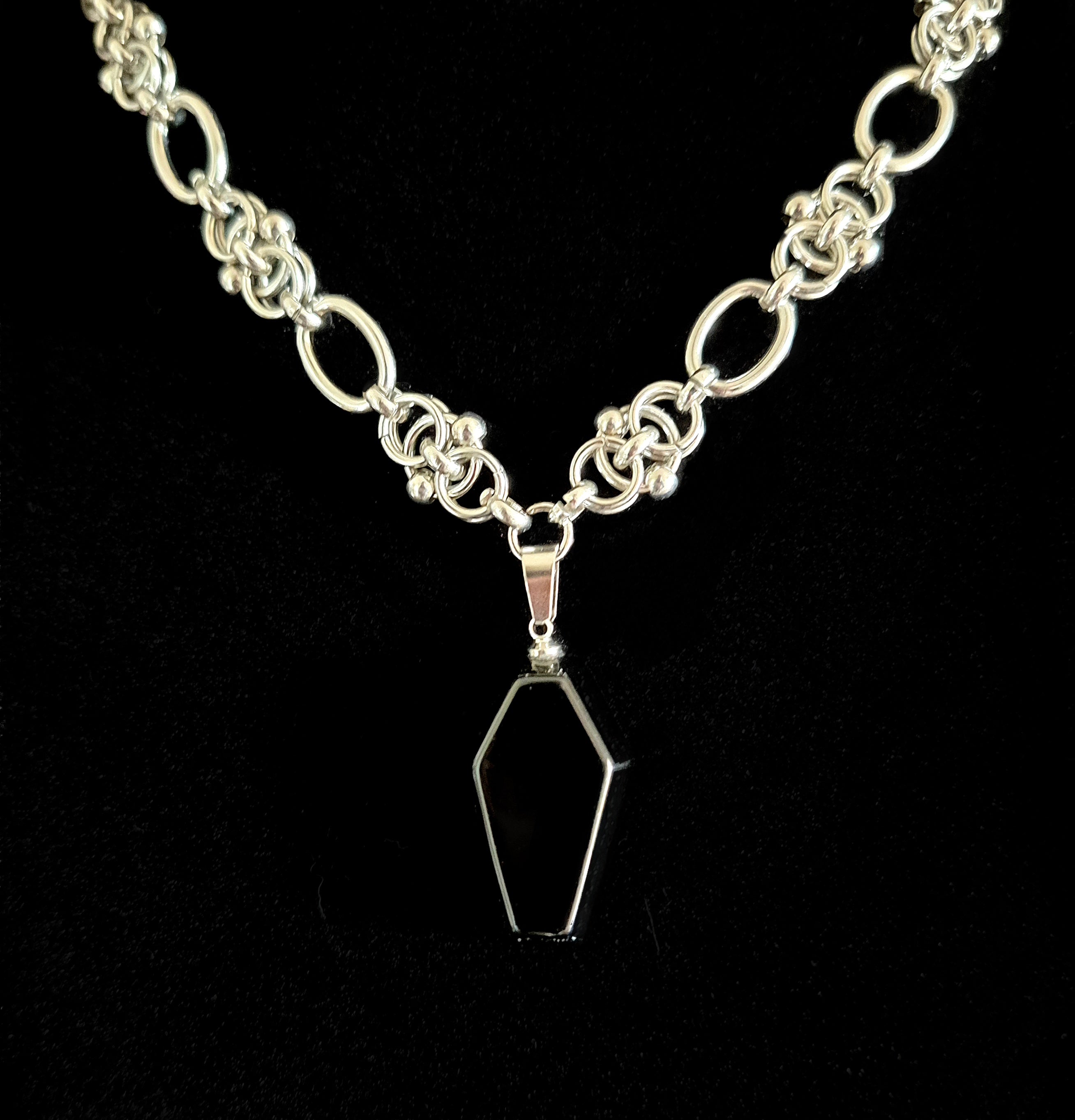 EMORIOR - Black Obsidian V. I Coffin Chainmaille Collar
