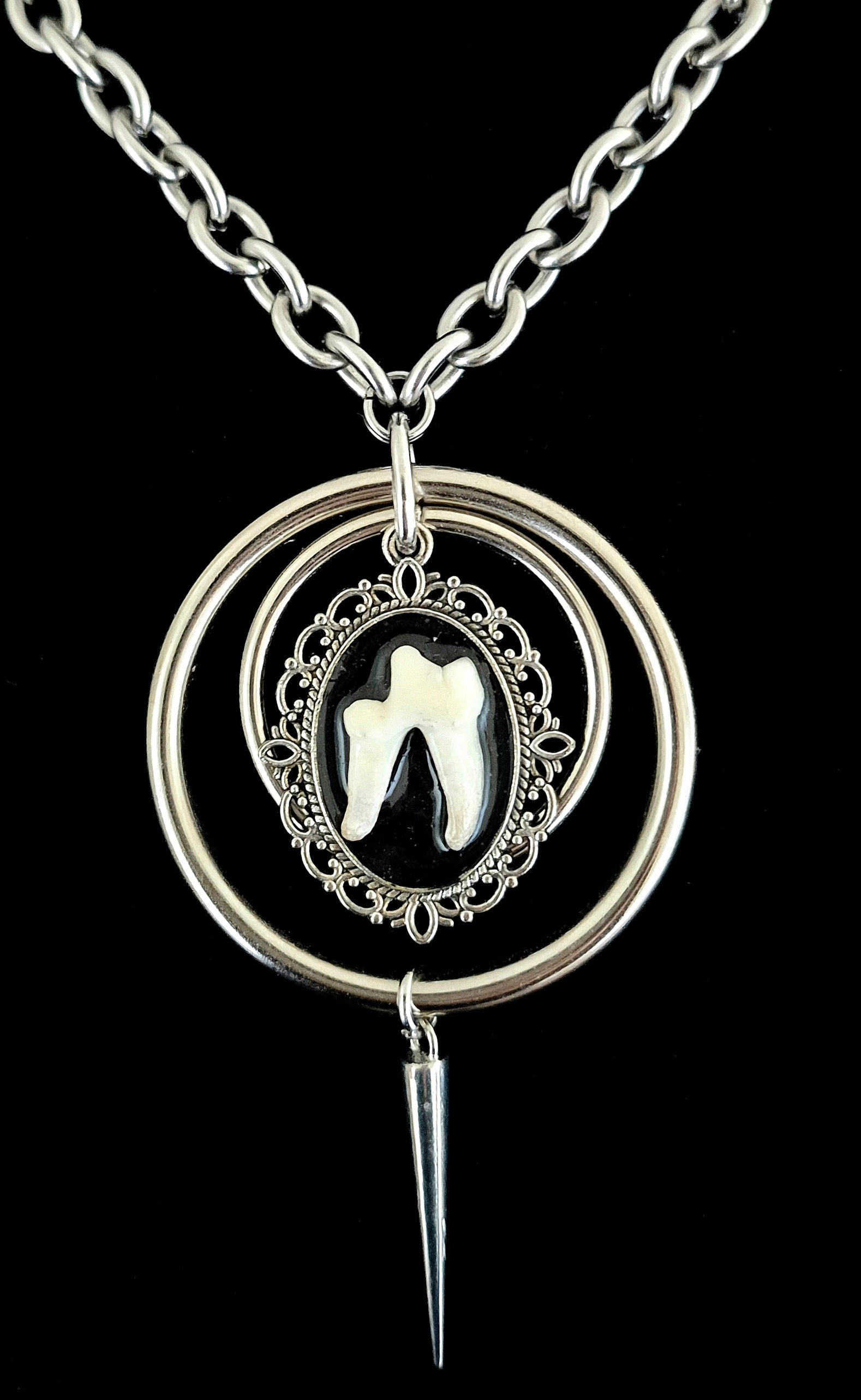AMARUM - Fox Tooth Heavy Chain Necklace