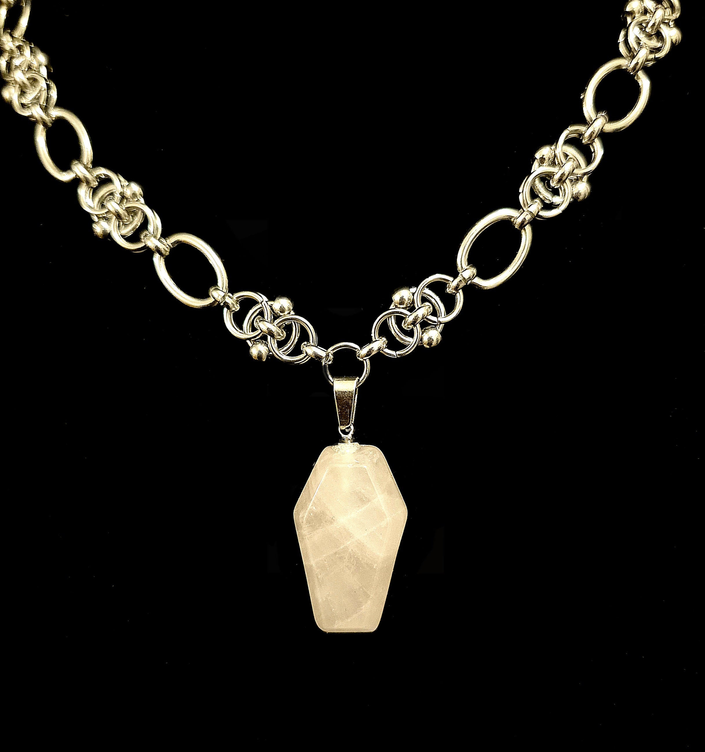 EMORIOR - Rose Quartz Coffin Chainmaille Collar