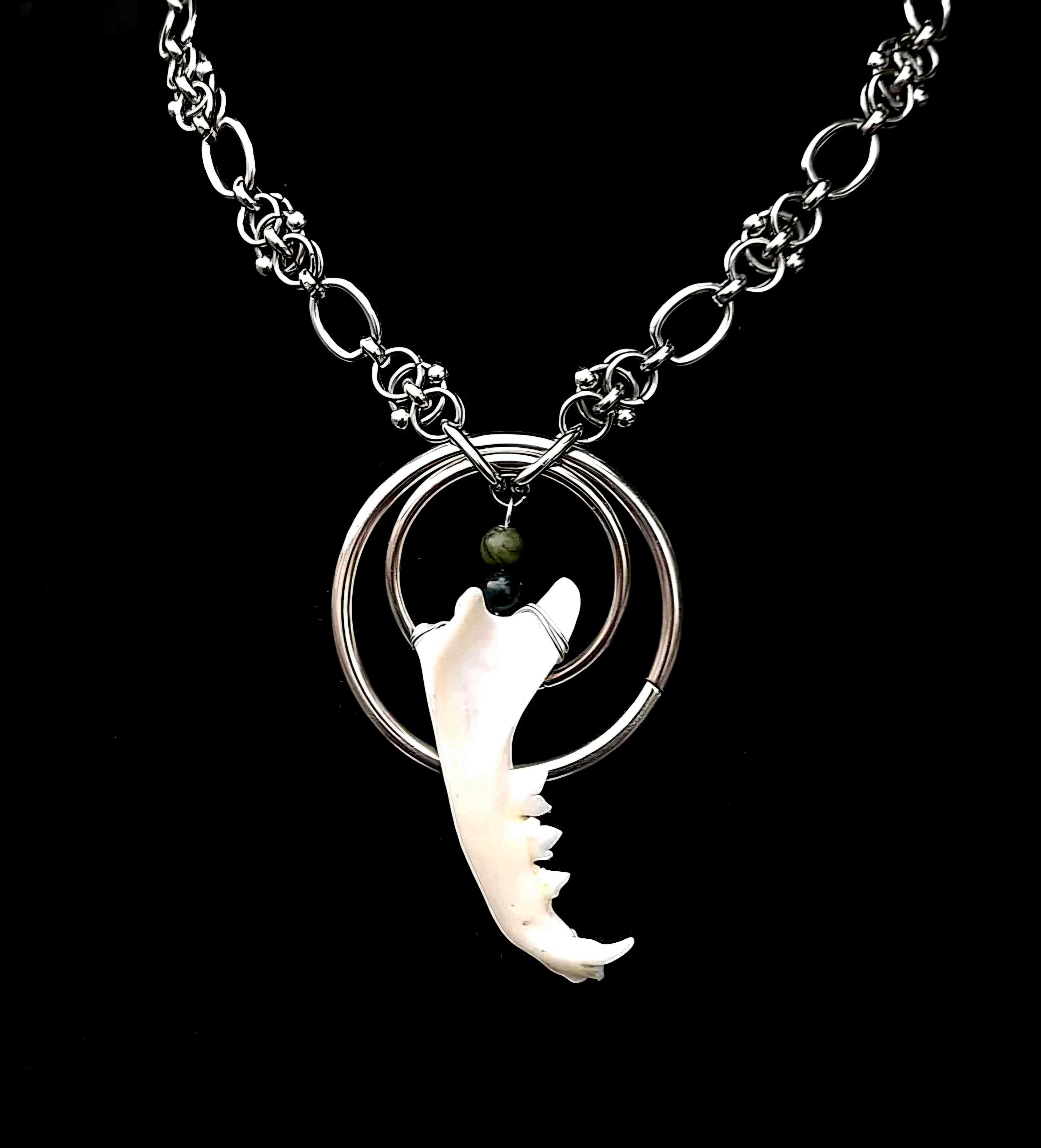 SORBUS - Cat Jaw & Moss Agate Chainmaille Collar
