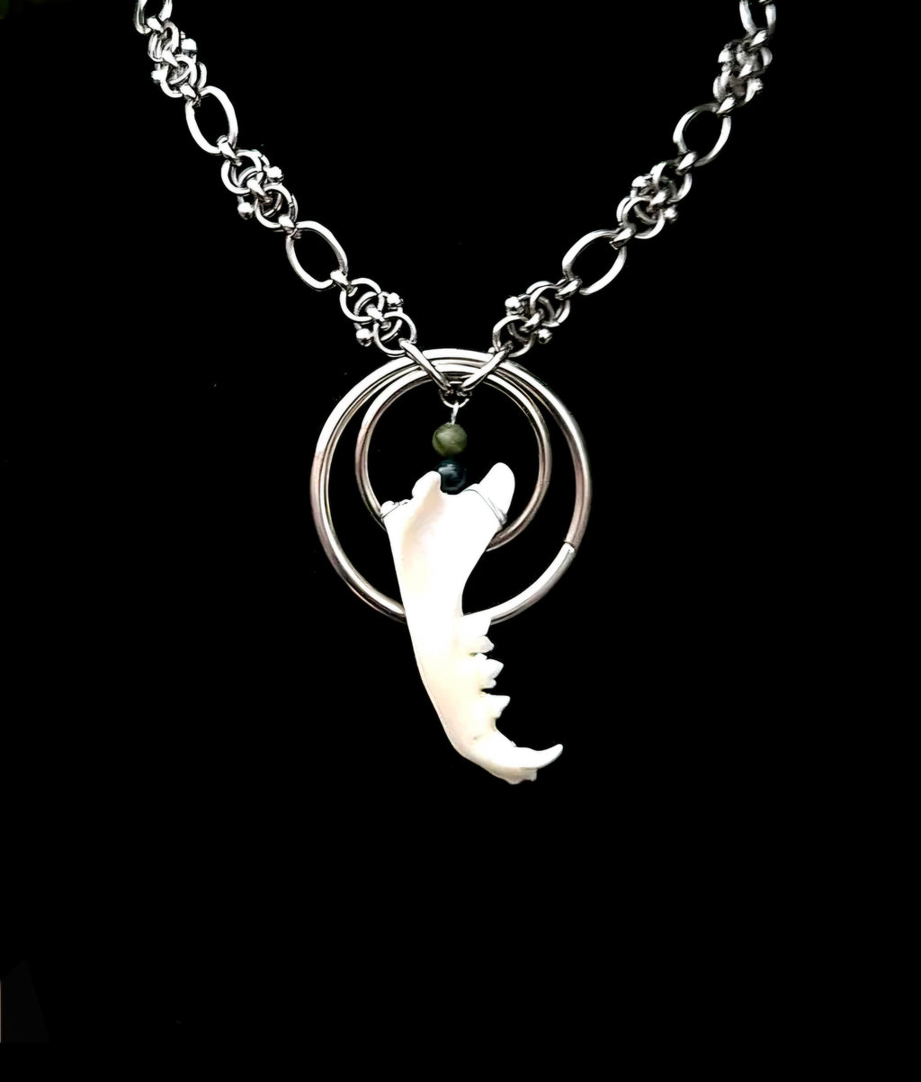 SORBUS - Cat Jaw & Moss Agate Chainmaille Collar
