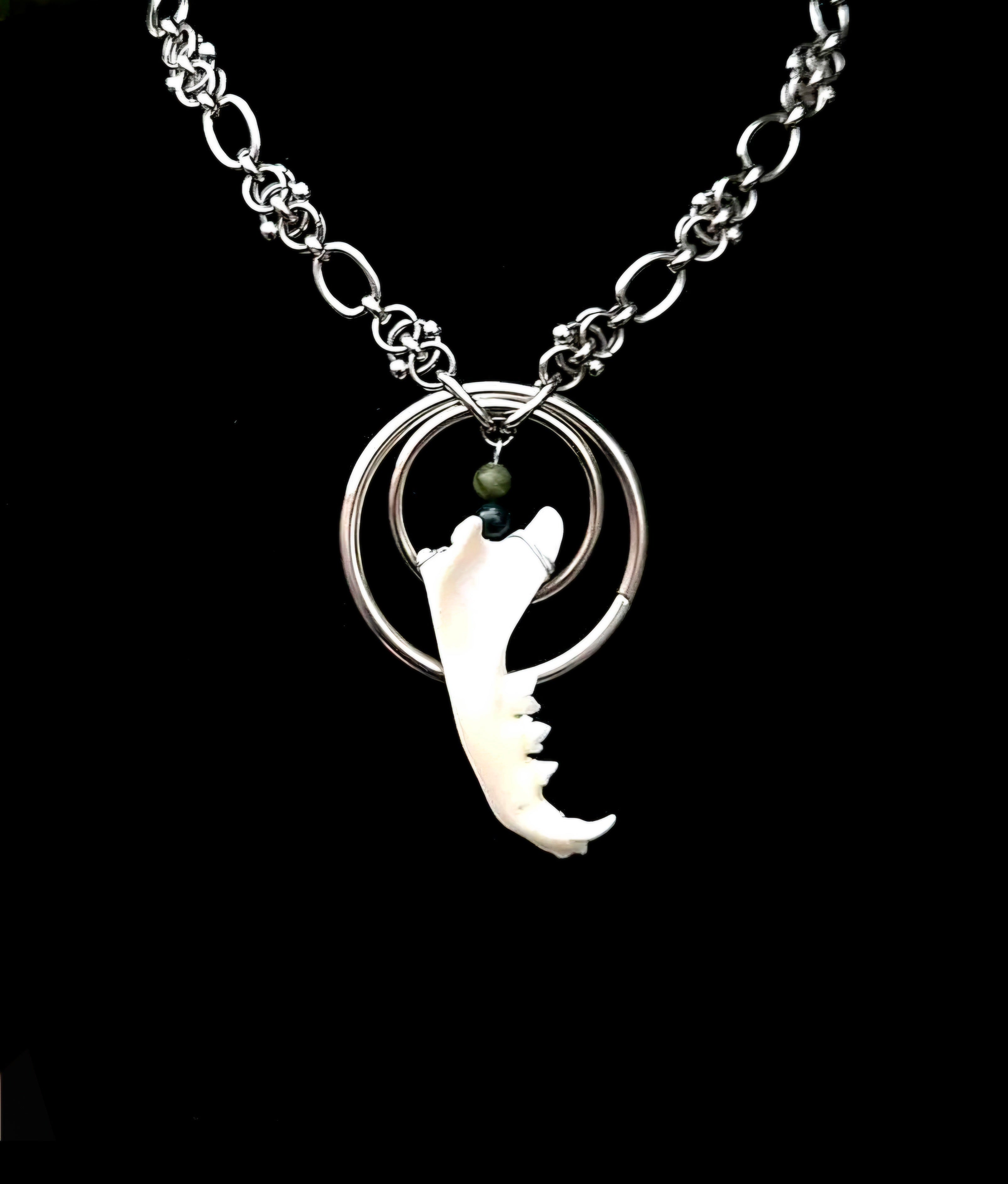SORBUS - Cat Jaw & Moss Agate Chainmaille Collar