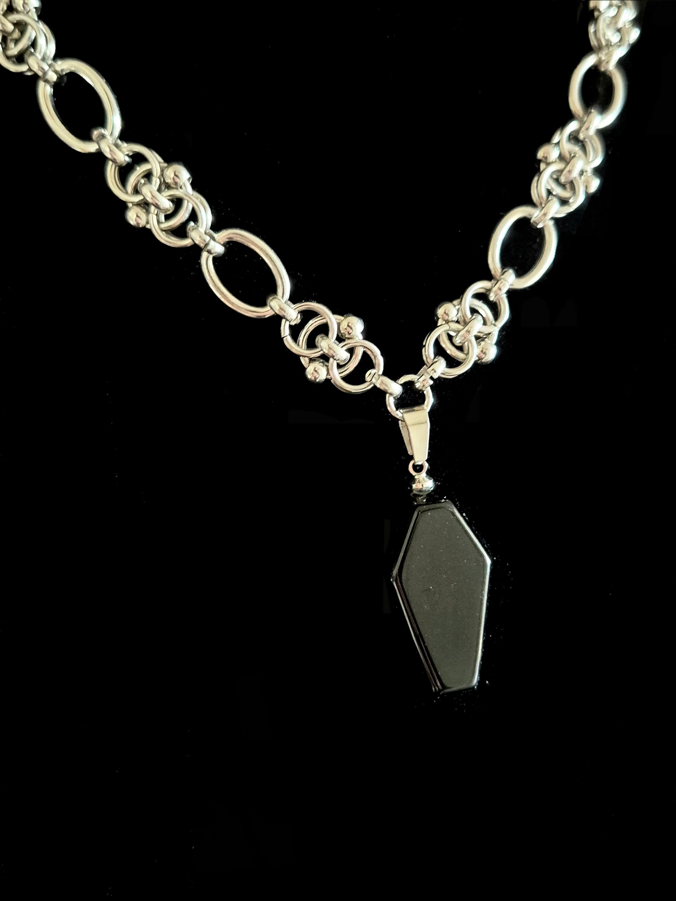 EMORIOR - Black Obsidian V. I Coffin Chainmaille Collar