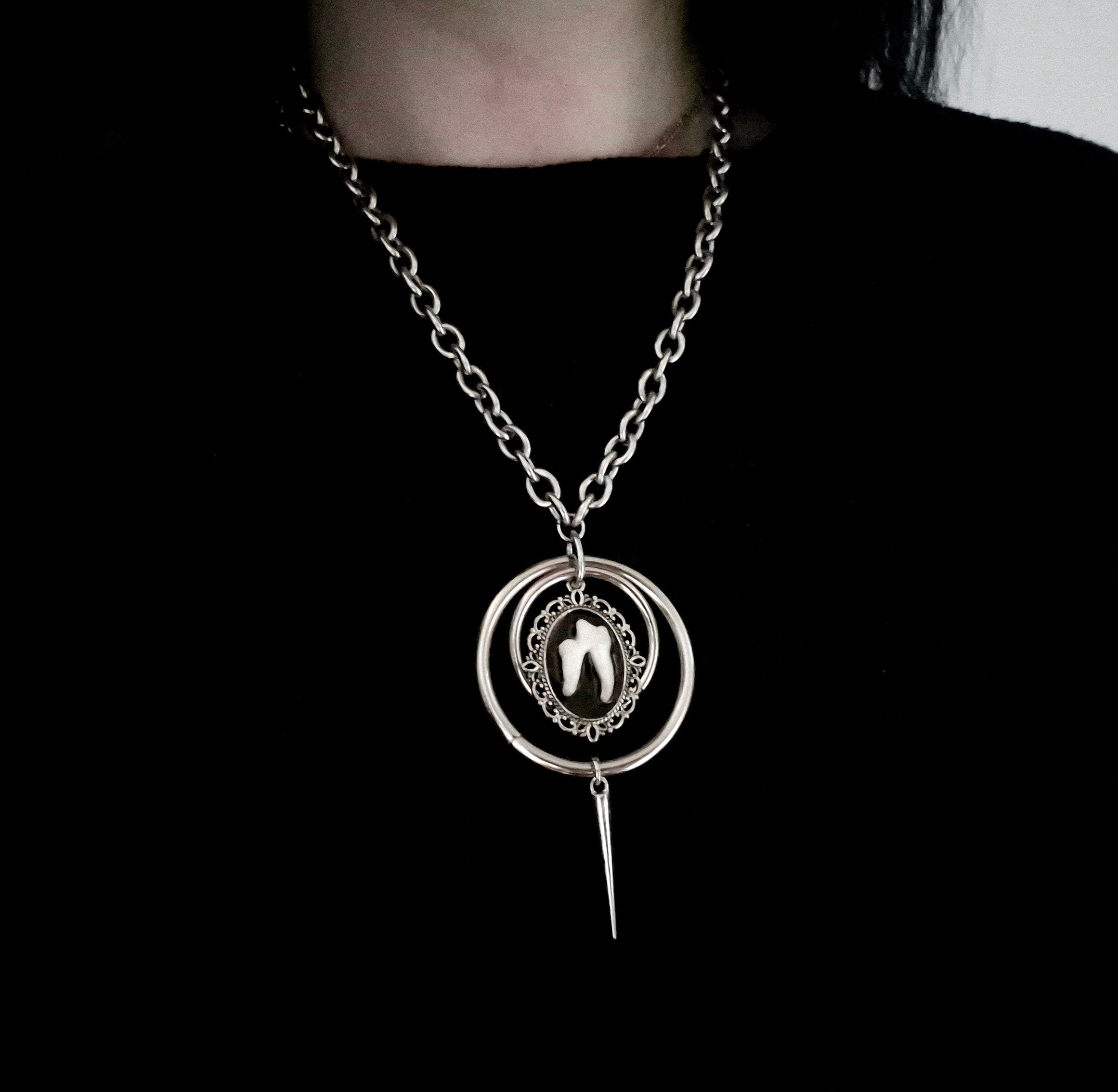 AMARUM - Fox Tooth Heavy Chain Necklace