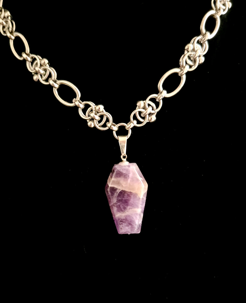 EMORIOR - Amethyst Coffin Chainmaille Collar