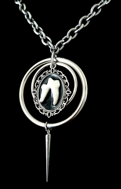 AMARUM - Fox Tooth Heavy Chain Necklace