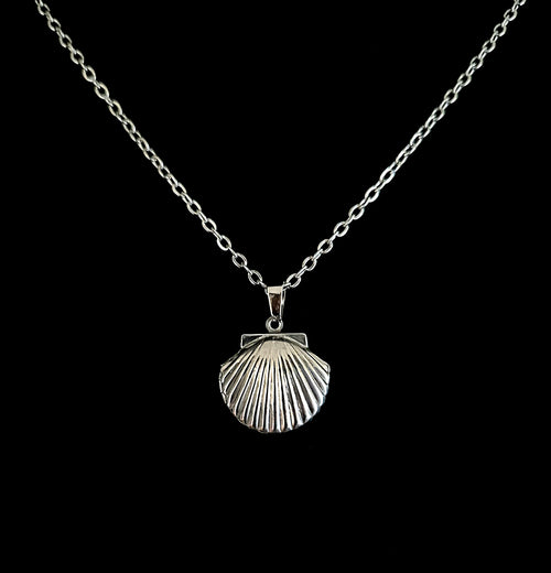 DEVOTIONIS - Silver Shell Shaped Locket
